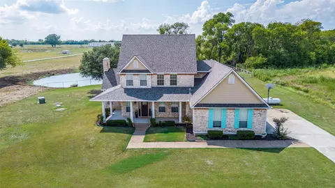 10200 Zipper Rd, Pilot Point, TX 76258