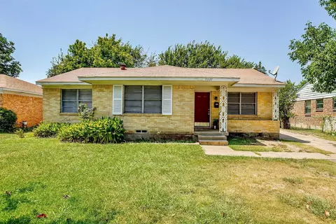 1337 Dell Oak Dr, Dallas, TX 75217