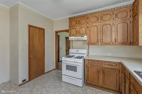 Kitchen - 209 N Arkansas St, Plain Dealing, LA 71064 photo 3 of 3