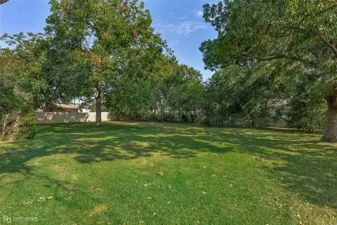 Exterior - 209 N Arkansas St, Plain Dealing, LA 71064 photo 2 of 7