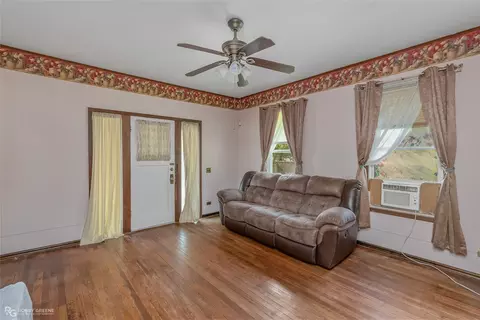 Living - 209 N Arkansas St, Plain Dealing, LA 71064 photo 1 of 6