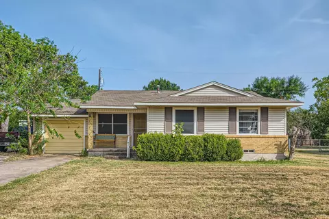 108 Leighton Dr, Terrell, TX 75160