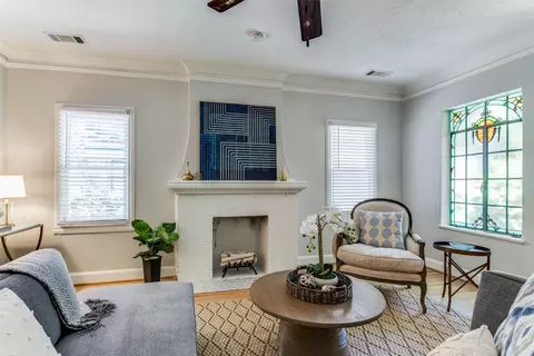 419 Valencia St, Dallas, TX 75223