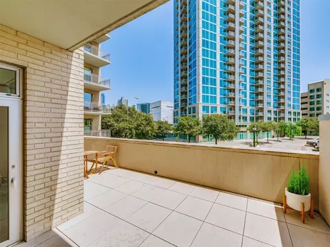 2323 N Houston St #207, Dallas, TX 75219