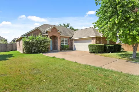 6402 Peach Tree Ct, Midlothian, TX 76065