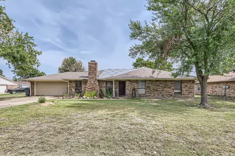 412 Wolf Run Ct, Lavon, TX 75166