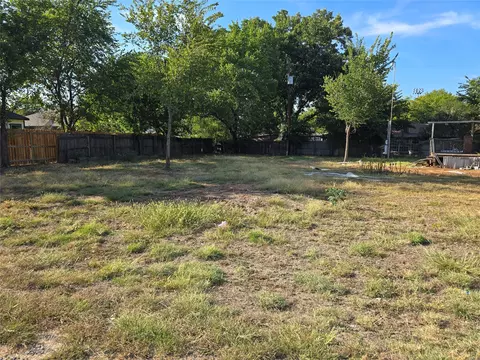 115 Dennis Dr, Azle, TX 76020