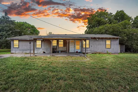 403 Caddo St, Nevada, TX 75173