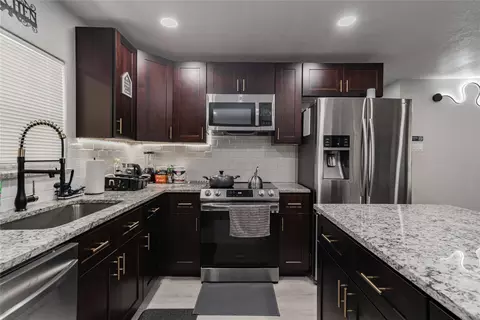 718 Helena St, Dallas, TX 75217