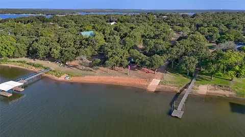 931 Tradewinds Rd, Nocona, TX 76255