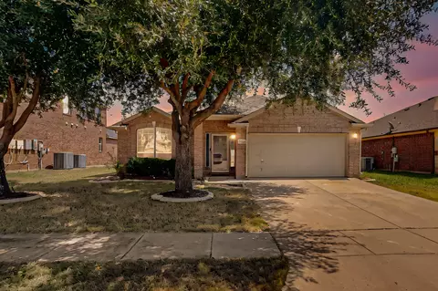 7705 Labrador Dr, Arlington, TX 76002