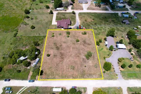8005 S Prairie Hl, Alvarado, TX 76009