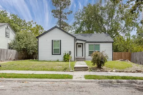 1613 Caddo St, Commerce, TX 75428