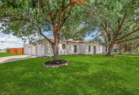 8032 Bangor Dr, Benbrook, TX 76116