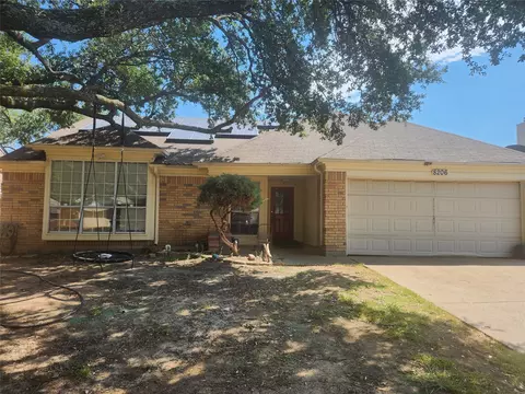 8206 Newport Dr, Rowlett, TX 75089