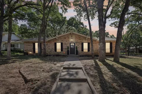 3501 Hampshire Dr, Arlington, TX 76013