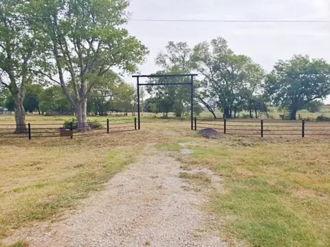 5 Us Hwy 69 # B, Lone Oak, TX 75453