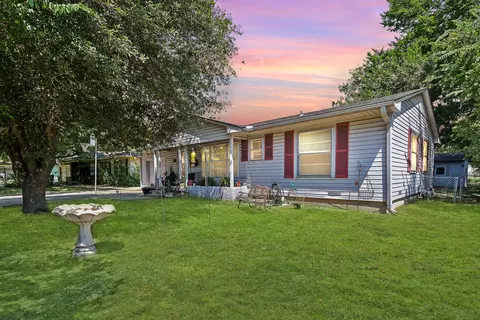1517 N Wharton St, Sherman, TX 75092
