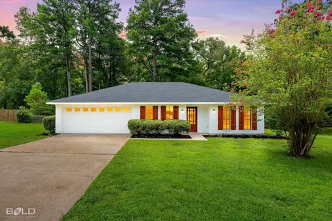 113 Honeysuckle Dr, Mansfield, LA 71052