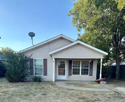 1019 2nd St, Graham, TX 76450