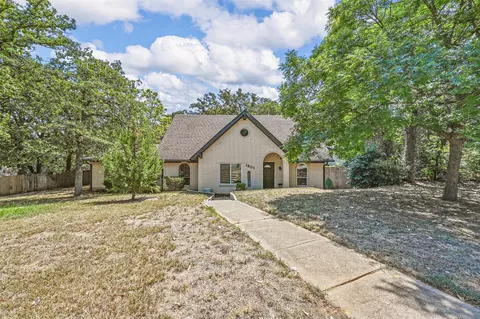1801 Lanewood Dr, Fort Worth, TX 76112