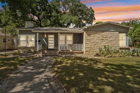 2341 Honeysuckle Ave, Fort Worth, TX 76111
