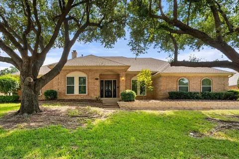 2005 Lake Country Dr, Arlington, TX 76012