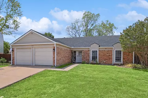 5305 Maple Ct, Flower Mound, TX 75028