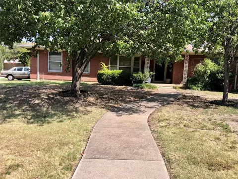 2949 Eric Ln, Farmers Branch, TX 75234