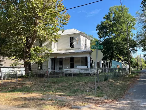 1406 Graham St, Paris, TX 75460