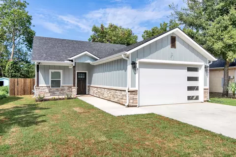 1124 S Hazelwood St, Sherman, TX 75090