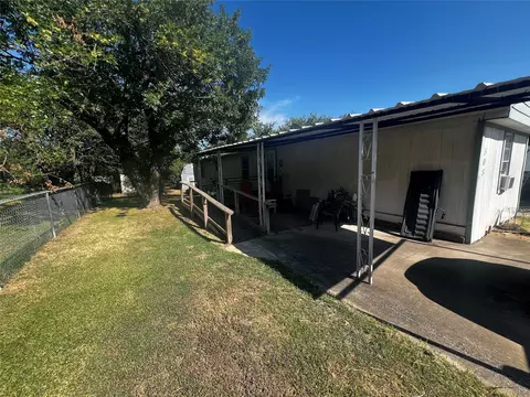 308 Collinsville St, Whitesboro, TX 76273