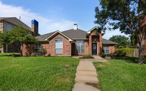 4215 Capstone Dr, Carrollton, TX 75010