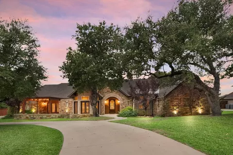 3924 Lakewood Heights Ct, Fort Worth, TX 76179