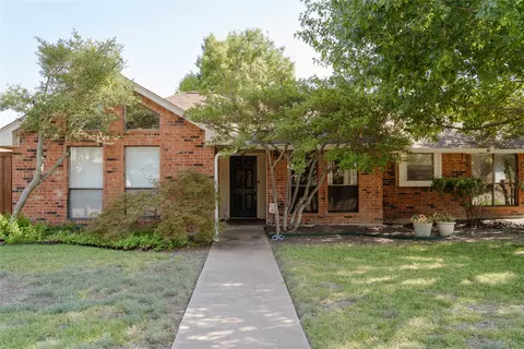 1910 Espinosa Dr, Carrollton, TX 75010