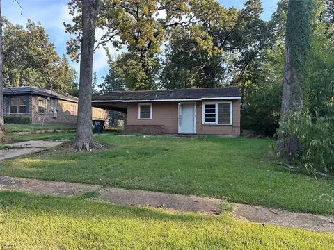 1649 Fulton St, Shreveport, LA 71103