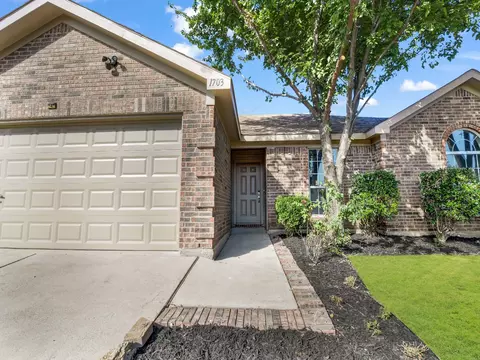 1703 La Caya Dr, Mansfield, TX 76063