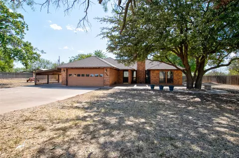 480 Scott St, Tye, TX 79563