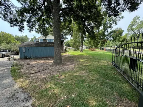 302 Grace Ln, Terrell, TX 75160