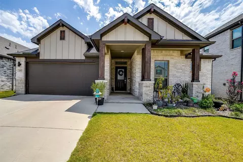2413 Mankato Dr, Fort Worth, TX 76179