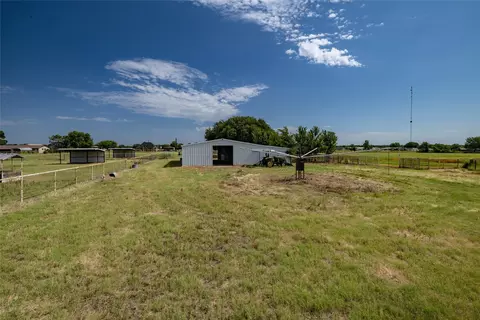 207 Lazy B Ln, Springtown, TX 76082
