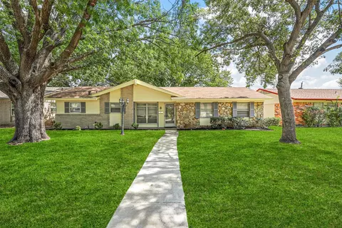 2418 Viva Dr, Mesquite, TX 75150