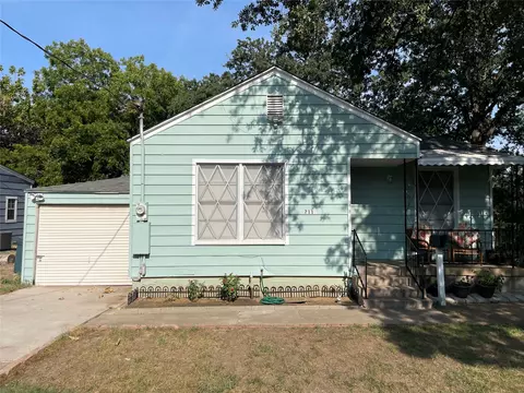 2110 Oakwood St, Haltom City, TX 76117