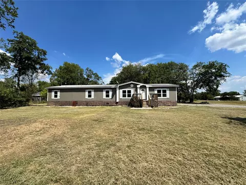 111 S Houston St, Wolfe City, TX 75496