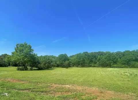 339 Cascades Blvd, Paris, TX 75462