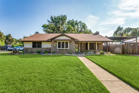 1946 Casa Loma Ct, Grapevine, TX 76051