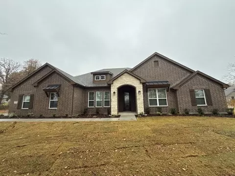 2116 Crystal Palace Blvd, Alvarado, TX 76009