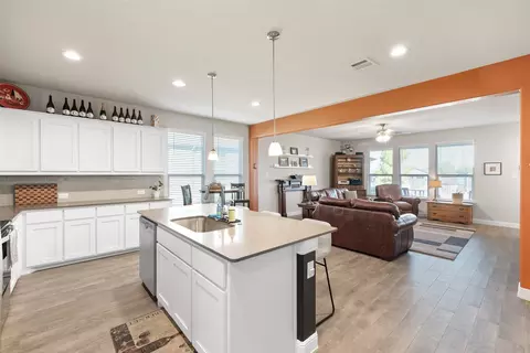 1428 Seabiscuit Dr, Granbury, TX 76049