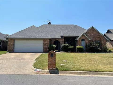 4406 Rambling Creek Dr, Arlington, TX 76016