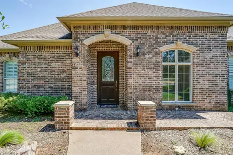 1713 W Westhill Dr, Cleburne, TX 76033